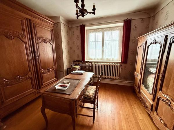Vente                                                      Propriété
                        
                     10 pièces                      255 m2                     à Liffol-le-Grand