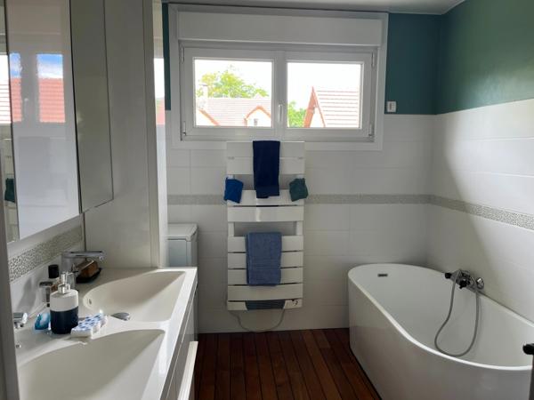 Maison à vendre 7 pièces SASSENAY (71) avec piscine, sur terrain de 1483m²