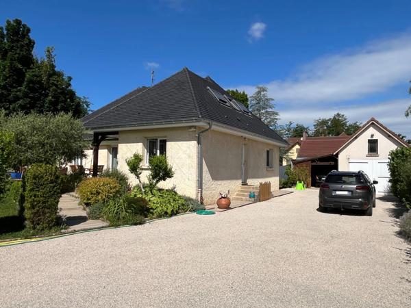 Maison à vendre 7 pièces SASSENAY (71) avec piscine, sur terrain de 1483m²