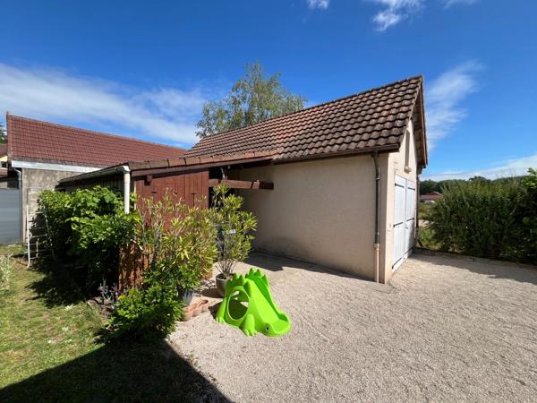 Maison à vendre 7 pièces SASSENAY (71) avec piscine, sur terrain de 1483m²