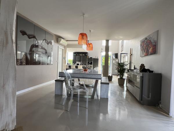 Propriete 5 pièce(s) 4 chambre(s) 338 m²