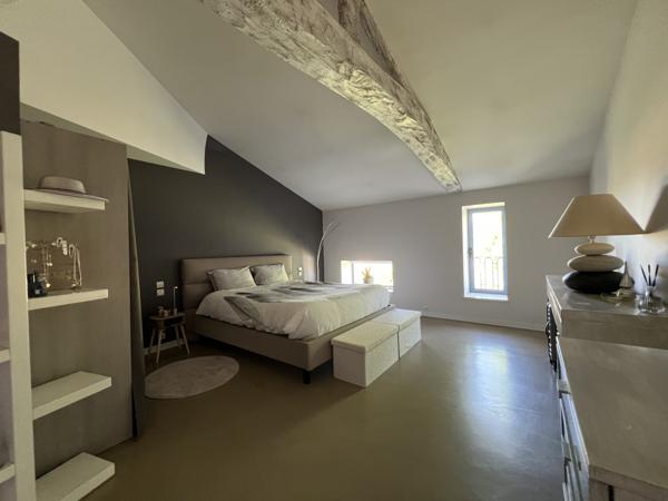 Propriete 5 pièce(s) 4 chambre(s) 338 m²