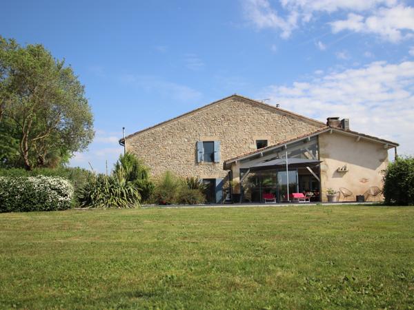 Propriete 5 pièce(s) 4 chambre(s) 338 m²