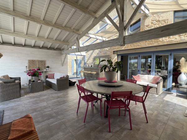 Propriete 5 pièce(s) 4 chambre(s) 338 m²