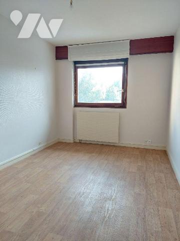 A VENDRE RENNES (35) Résidence Barre Saint Just - T3  + parking + cave
Au rez-de-chaussée de l...