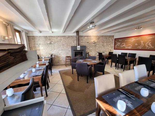 ILE D'OLERON (17), emplacement N°1 ST-PIERRE, A Vendre Fonds commerce Restaurant de charme réputé cœur de ville