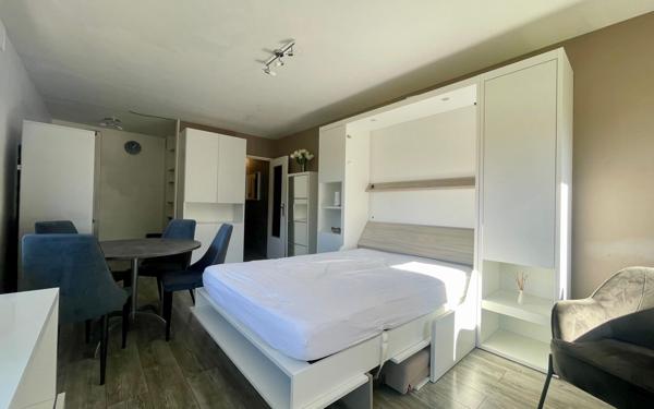 Appartement à vendre    1 pièce •  Saint-Hubert