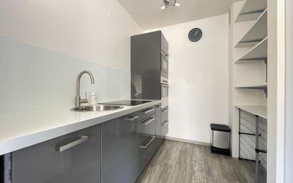 Appartement à vendre    1 pièce •  Saint-Hubert