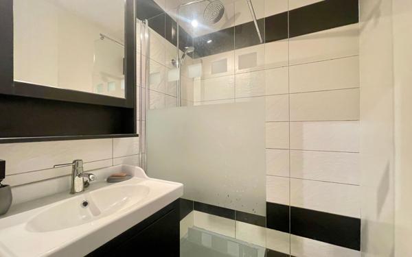 Appartement à vendre    1 pièce •  Saint-Hubert