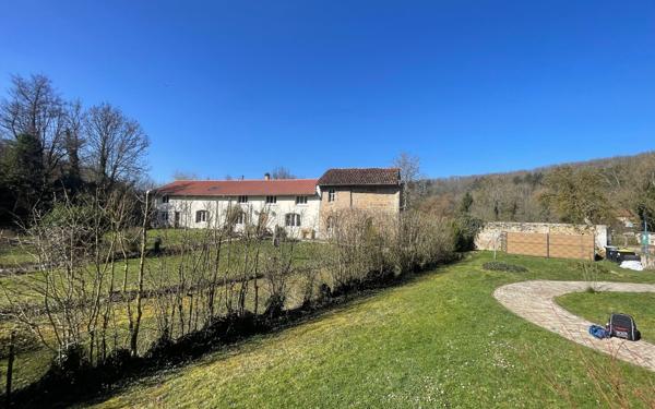 Appartement à vendre    1 pièce •  Saint-Hubert