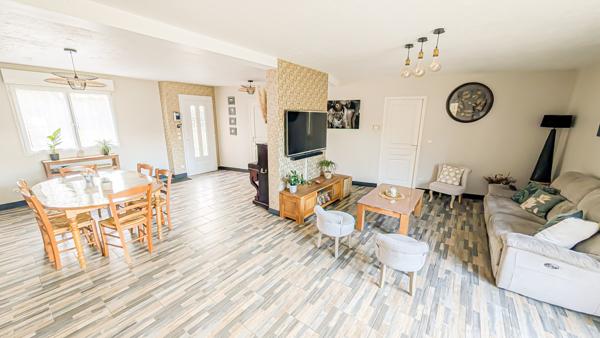 Guécélard (72230) PAVILLON 185M2 - 5 CHAMBRES