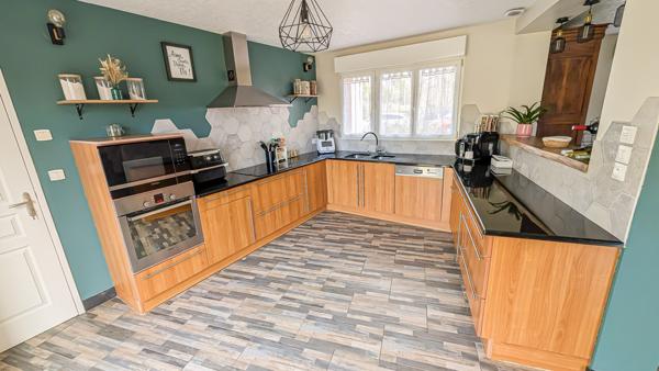 Guécélard (72230) PAVILLON 185M2 - 5 CHAMBRES