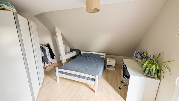 Guécélard (72230) PAVILLON 185M2 - 5 CHAMBRES