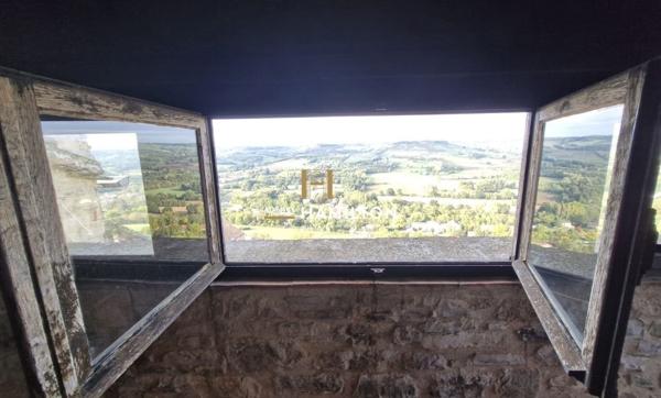 MAISON DU XIV SIECLE A RENOVER Cordes sur ciel