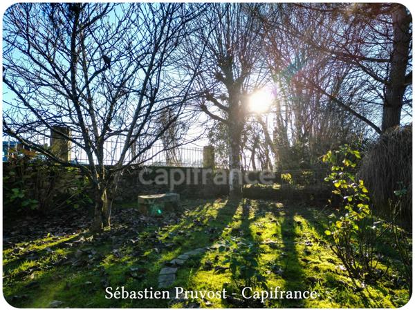 Dpt Dordogne (24), proche de Brantôme, propriété P5 143M2 à vendre, terrain 2438m2, deux grandes dépendances, garage, cuisine d'été.