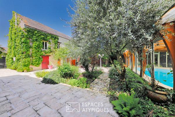 Maison de caractère avec grange aménagée, jardin arboré et piscine