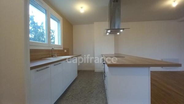 Dpt Vienne (86), à vendre POITIERS appartement T3 de 100 m² + garage + parking