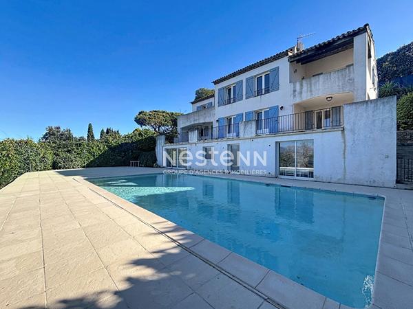 Super Cannes - Maison 219 m² - 5 Chambres - Terrain 2820 m² - Piscine - Garage - Calme
