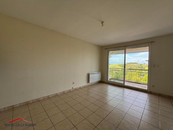T2 avec balcon - Bel appartement situé au 2ème étage ...