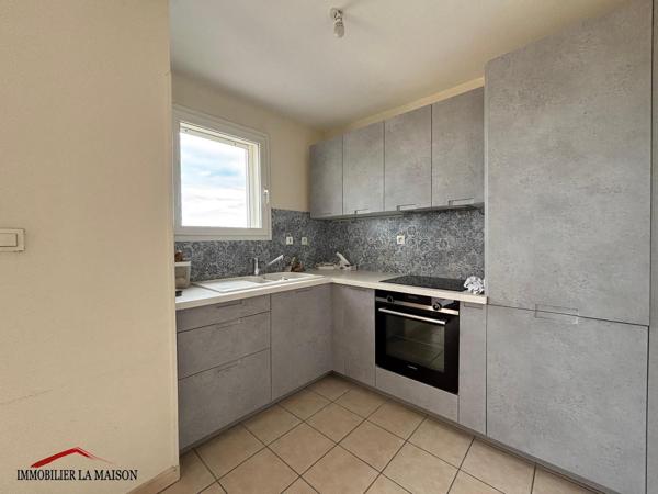 T2 avec balcon - Bel appartement situé au 2ème étage ...