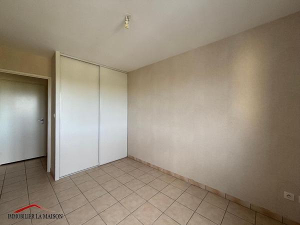 T2 avec balcon - Bel appartement situé au 2ème étage ...