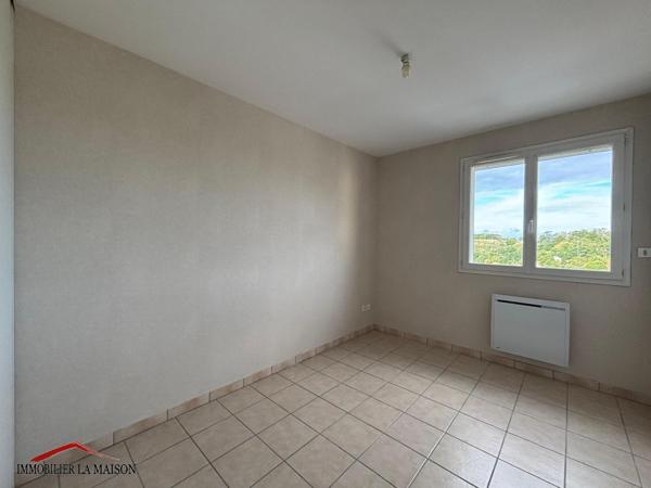 T2 avec balcon - Bel appartement situé au 2ème étage ...