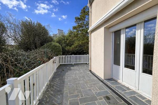 LA TRINITÉ-PLOUZANÉ - PROCHE CENTRE - PROPRIÉTÉ DE 164M² - TERRAIN 1398M²