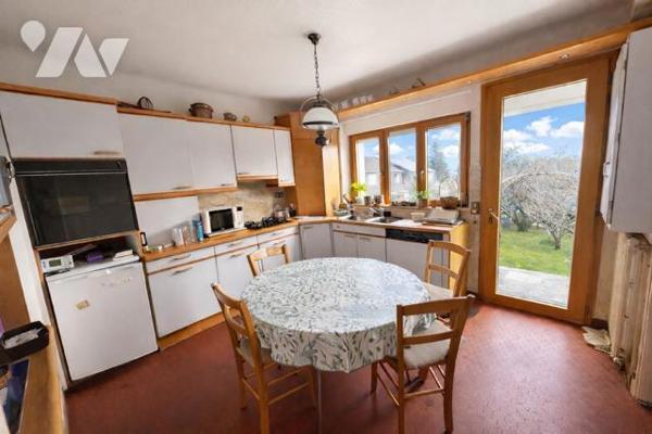 LA TRINITÉ-PLOUZANÉ - PROCHE CENTRE - PROPRIÉTÉ DE 164M² - TERRAIN 1398M²