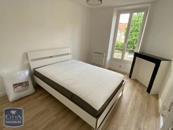 Appartement à louer 2 pièces 31.75m² Corbeil-Essonnes (91100)