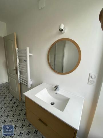 Appartement à louer 2 pièces 31.75m² Corbeil-Essonnes (91100)