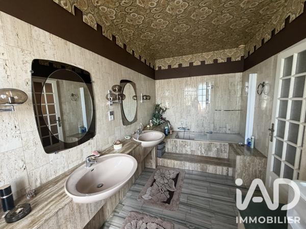 Maison à vendre 10 pièces 240 m² Champniers