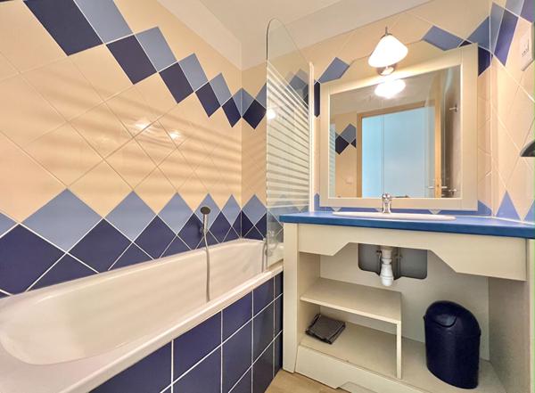 Rez de jardin 3 pièces de 60m² dans une résidence avec piscine et complexe sportif