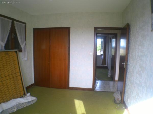 CHATEAUBERNARD A Vendre Maison en Pierre