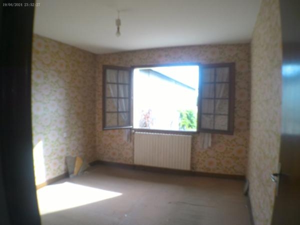 CHATEAUBERNARD A Vendre Maison en Pierre