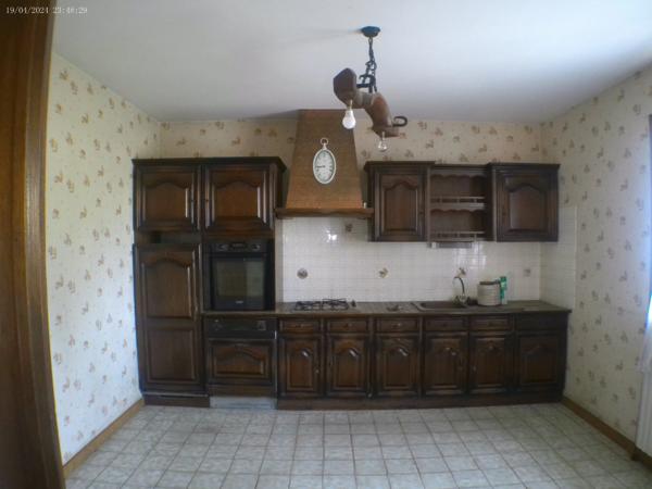 CHATEAUBERNARD A Vendre Maison en Pierre