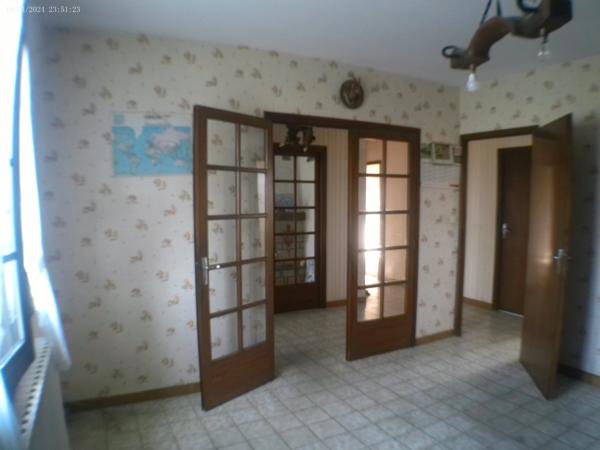 CHATEAUBERNARD A Vendre Maison en Pierre