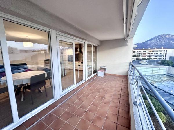Annecy centre - F3 VIDE - 68m²