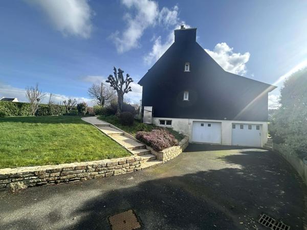 Le Folgoët (29260) Jolie Néo-bretonne avec hangar