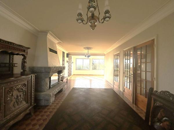 Le Folgoët (29260) Jolie Néo-bretonne avec hangar