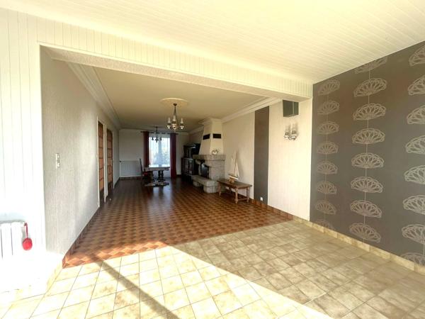 Le Folgoët (29260) Jolie Néo-bretonne avec hangar