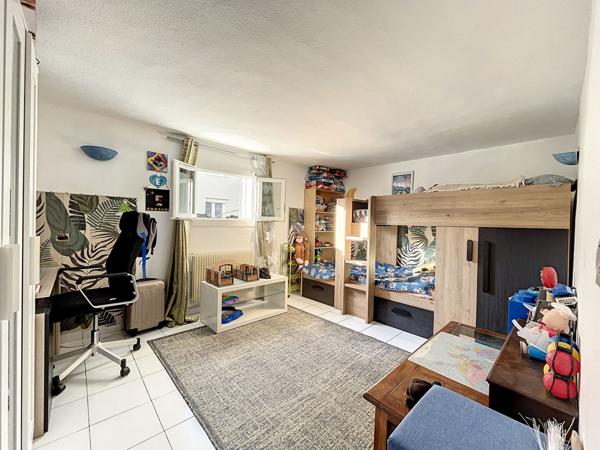 Maison Orange 7 pièce(s) d'environ 186 m2