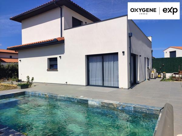 Maison avec piscine dans lotissement calme