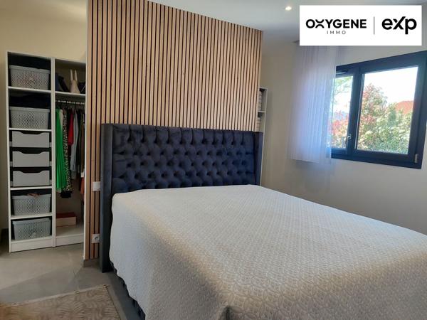 Maison avec piscine dans lotissement calme