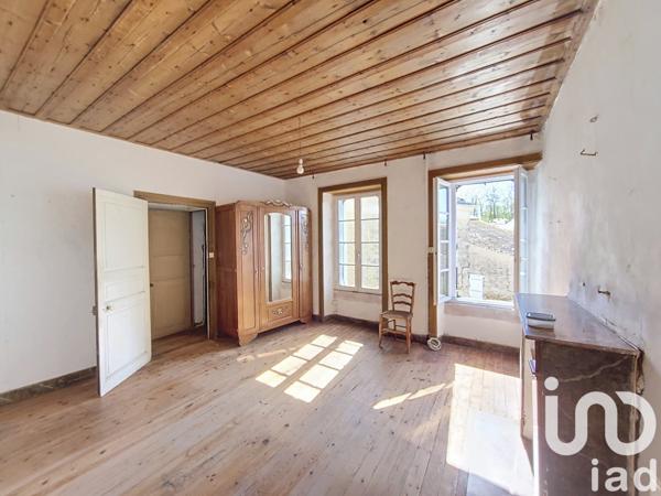 Maison de village 6 pièces de 200 m² à Chantonnay (85110)