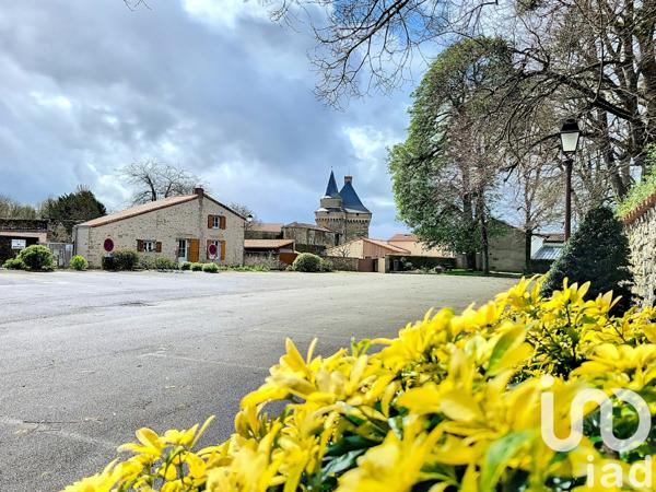 Maison de village 6 pièces de 200 m² à Chantonnay (85110)