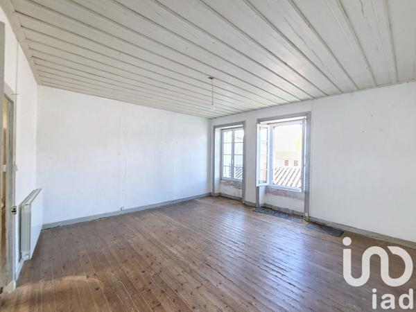 Maison de village 6 pièces de 200 m² à Chantonnay (85110)