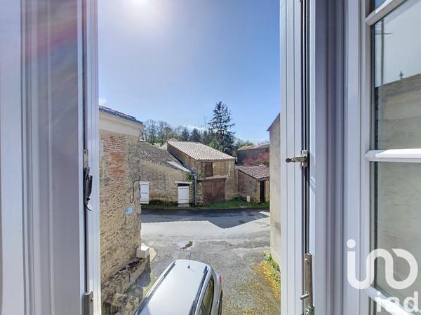 Maison de village 6 pièces de 200 m² à Chantonnay (85110)