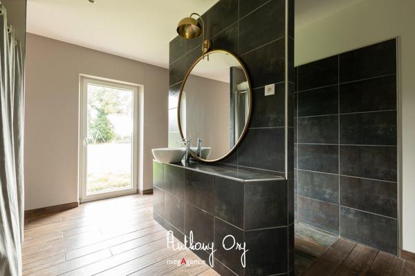 Maison à VIRE NORMANDIE, 14500 - 7 pièces 185m²