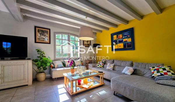 À vendre à Parentis-en-Born, maison avec grand terrain proche centre-ville.