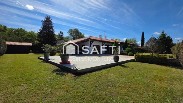 À vendre à Parentis-en-Born, maison avec grand terrain proche centre-ville.